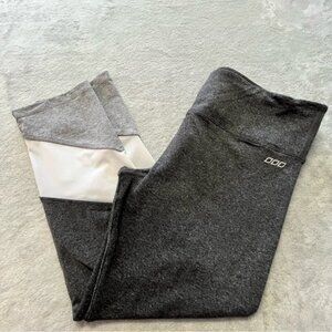 Lorna Jane Cropped Athletic Leggings